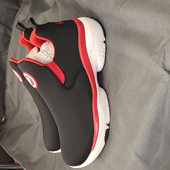 NWT- PASTRY Phoenix Slip On Dance Shoes, Black & Red, Size 7.5 - Picture 2 of 8